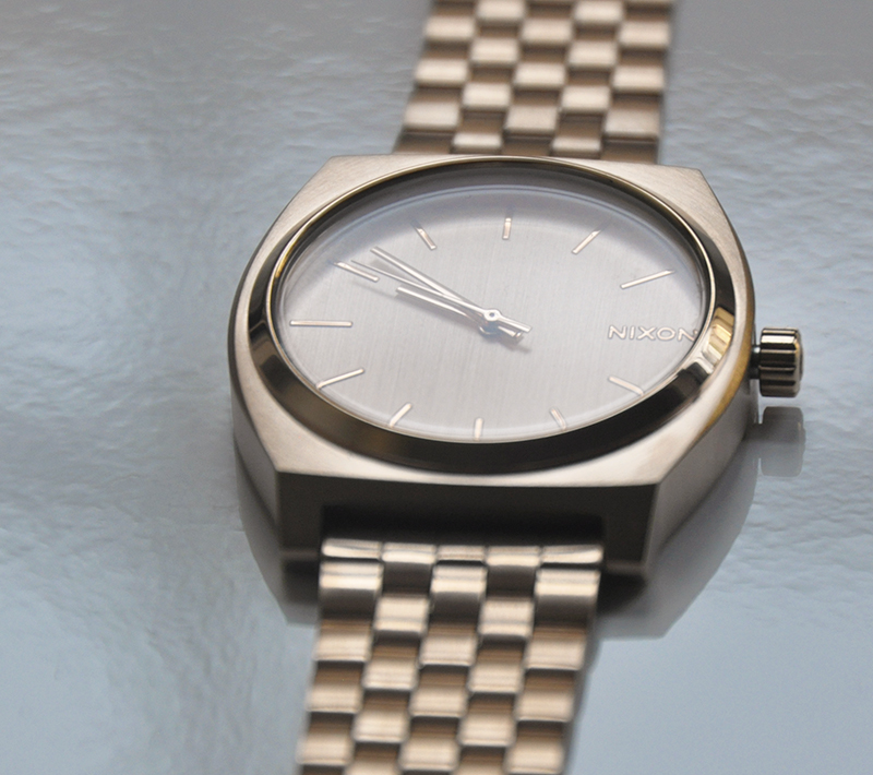 nixon-minimal-rose-gold-watch