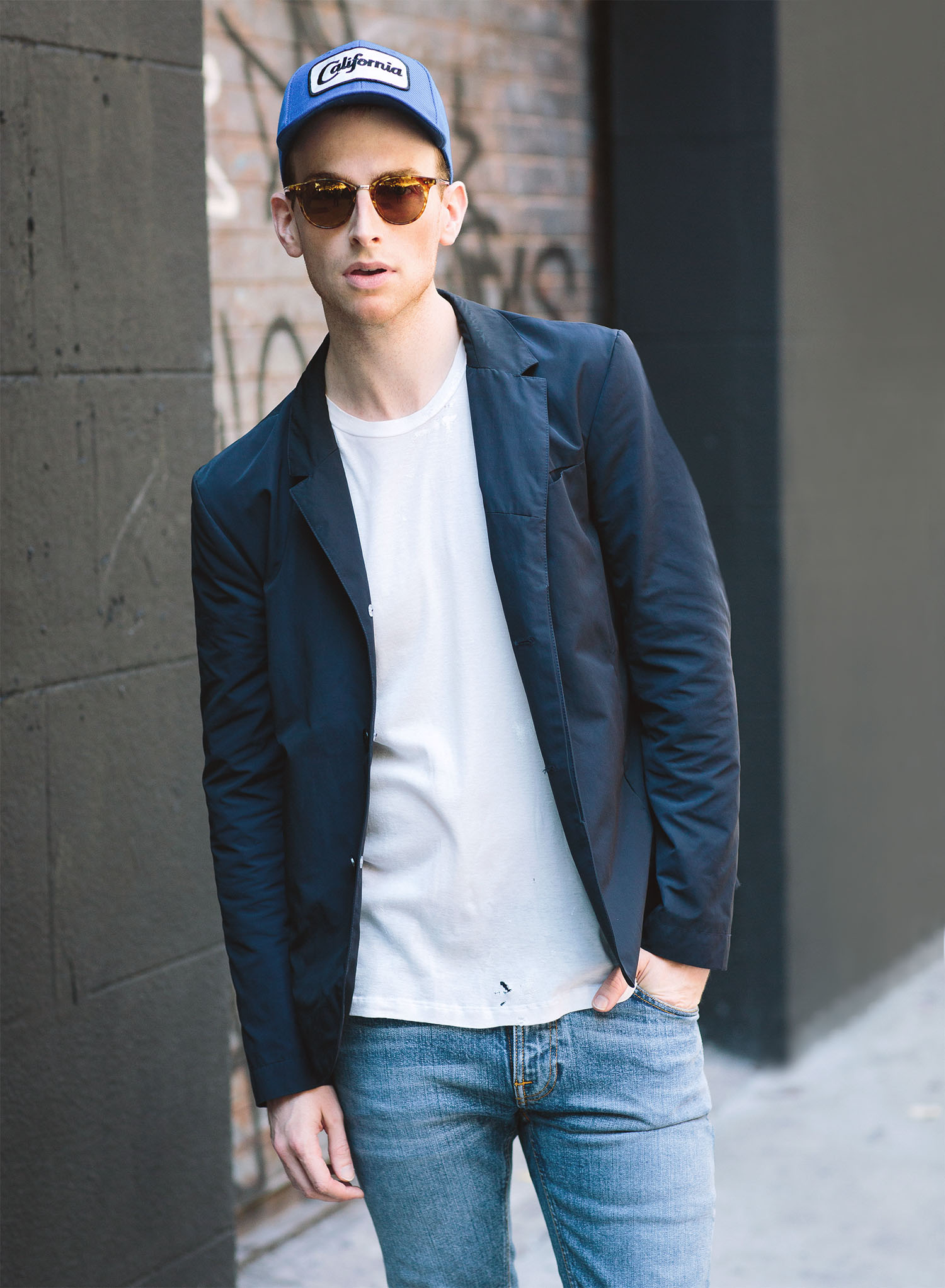 blazer-jeans-uniform-style